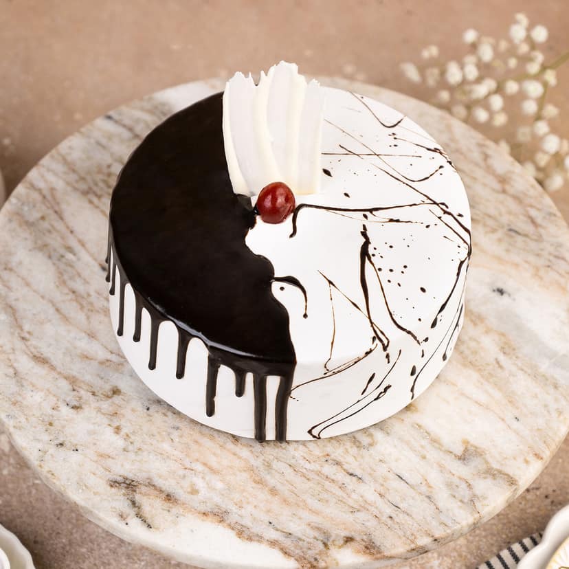 Creamy Drip Black Forest Cake Half Kg