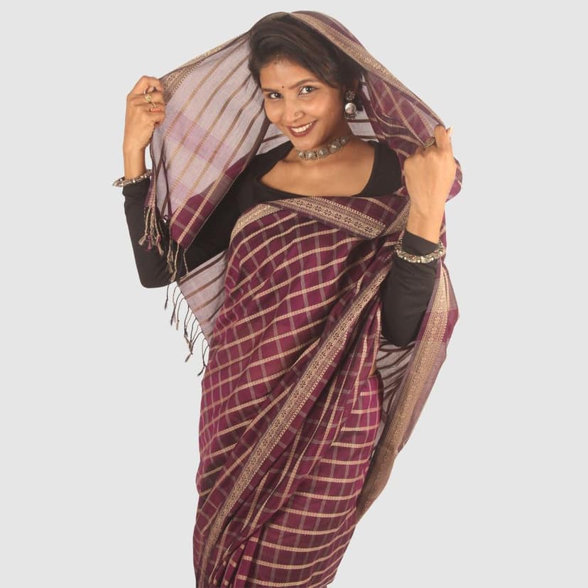 Wine Maroon Maheshwari Silk Cotton Saree with Golden Checkered Pattern and Zari Border view 5