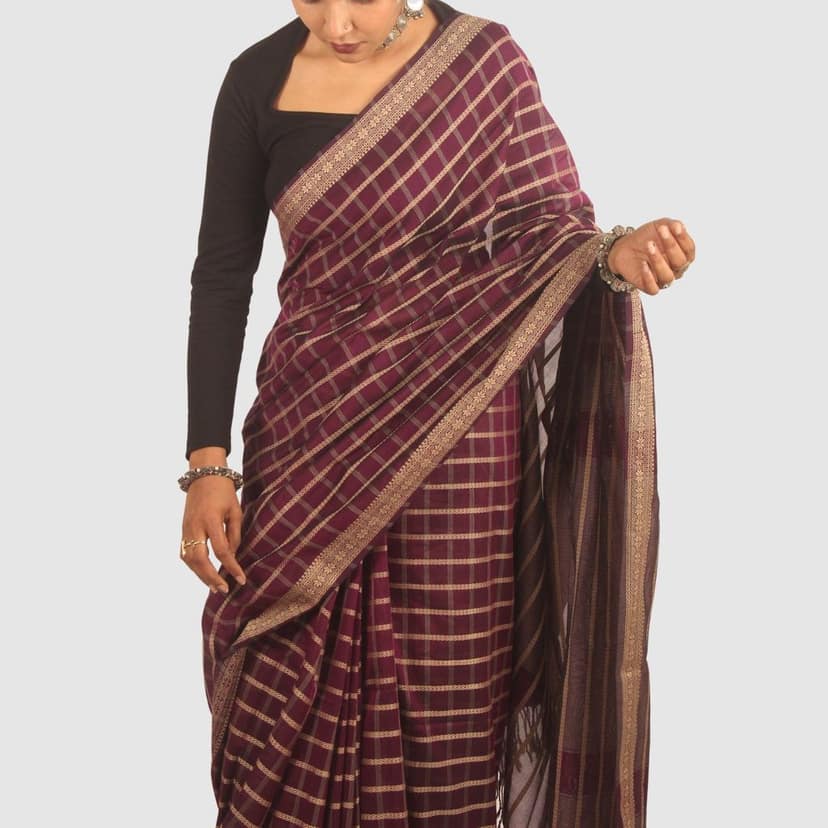 Wine Maroon Maheshwari Silk Cotton Saree with Golden Checkered Pattern and Zari Border view 7