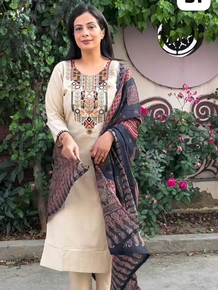 Women's Red Embroidered Cotton Kurta Set with Printed Dupatta view 2