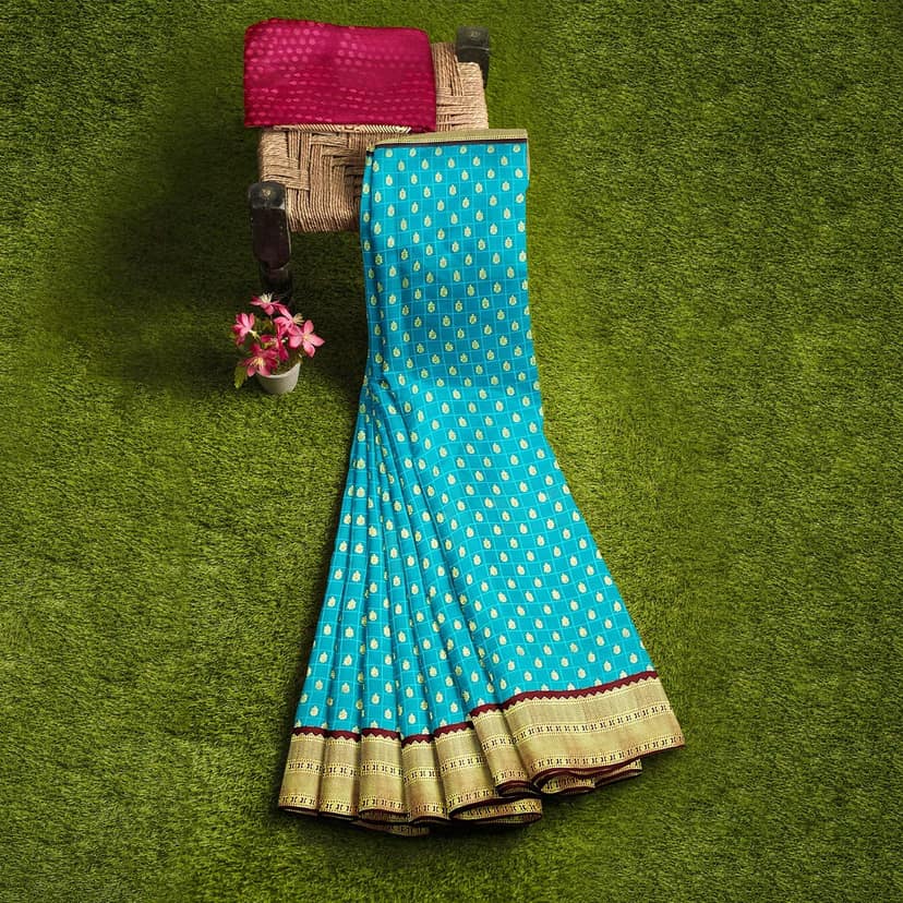 Bright Blue Color Small Checkered Korvai Saree Has Contrast Pallu and Border with Unstitched Blouse view 4