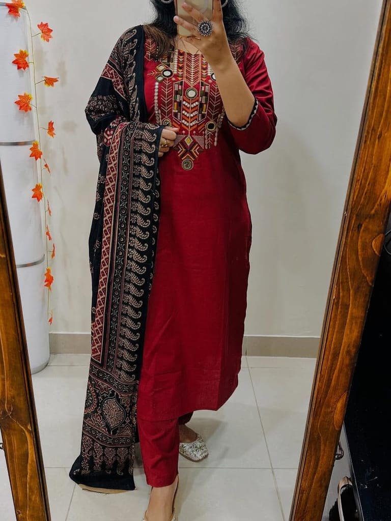 Women's Red Embroidered Cotton Kurta Set with Printed Dupatta view 2