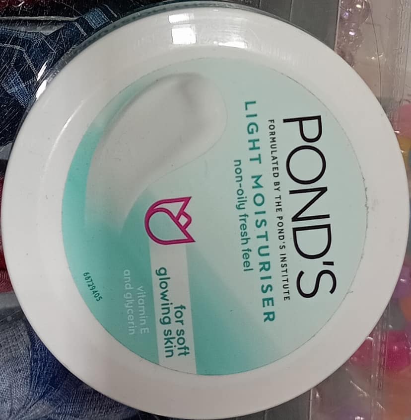 Ponds light monsters non oily fresh feel