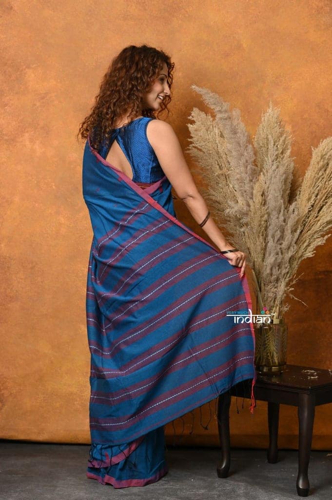 Pure Cotton Handloom Saree with Buttis & Sleek Border view 2