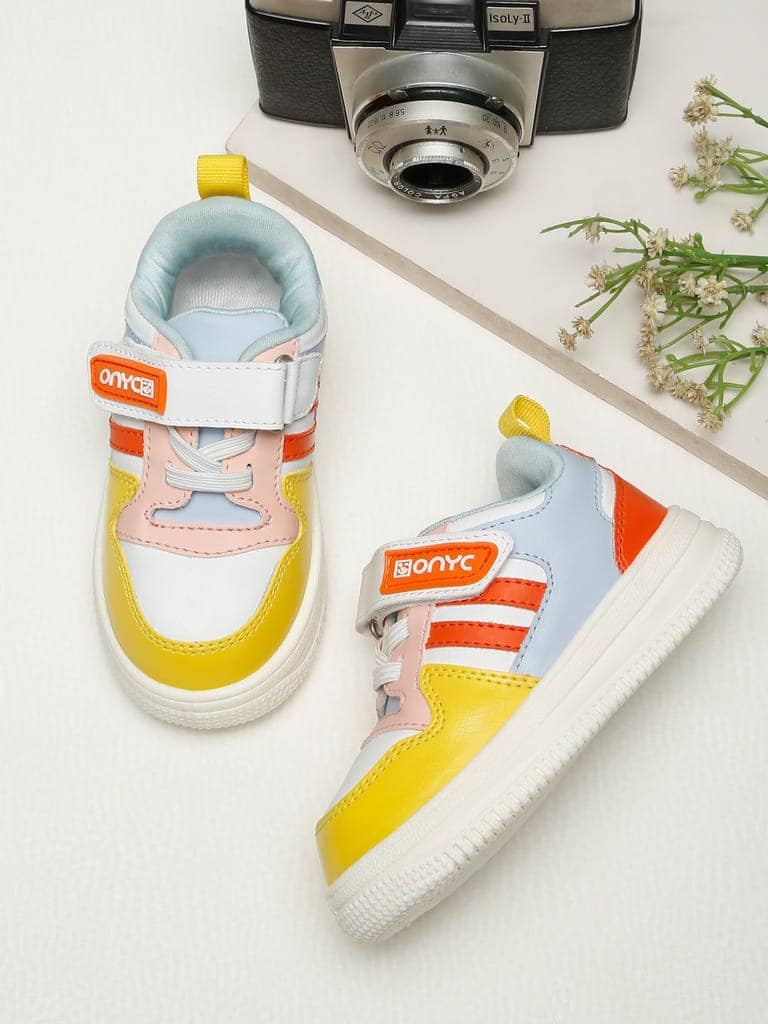 Donut Comfortable & LightWeight Sneakers With Elastic Laces - White (Unisex)