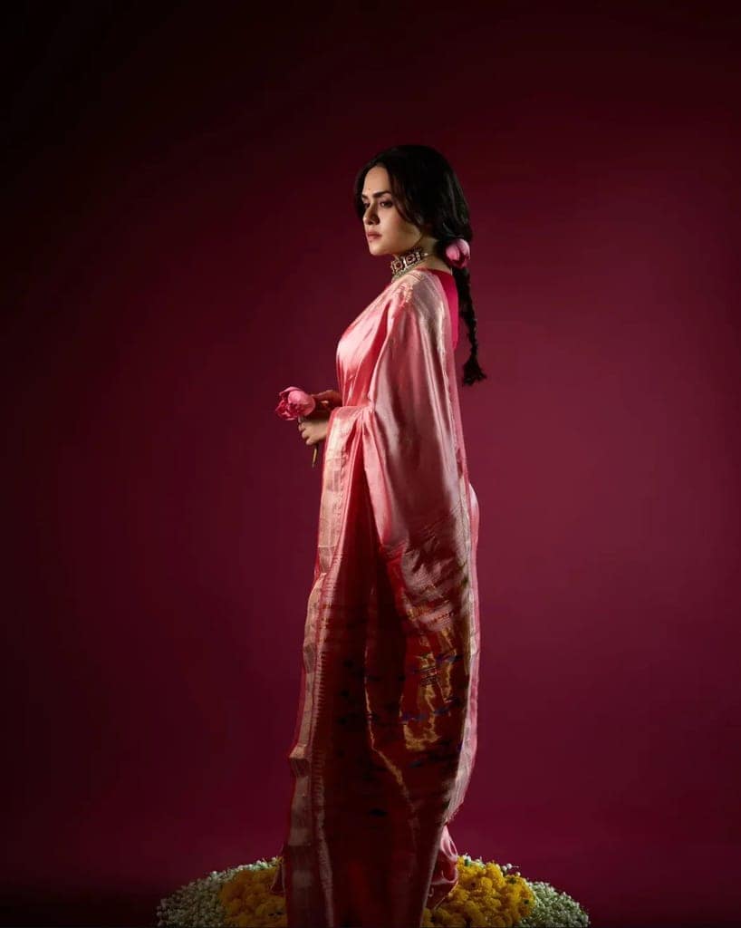 Amruta Khanvilkar's Choice! Traditional Pretty Peach Pure Silk Double Pallu Paithani With Designer Peacocks Pallu (By Govt Certified Weavers) view 2