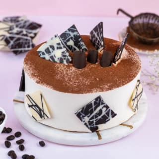 Tiramisu Cake Half Kg Eggless