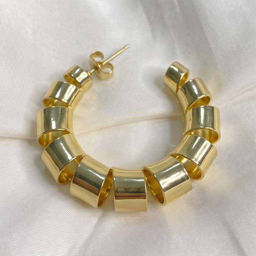 Ribbon Twist Hoops view 3