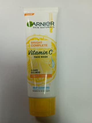 Garnier Skin naturals Bright Complete Vitamin c Face wash Clears Dullness Vitamin c + lemon Deep cleansing Suitable for all skin types