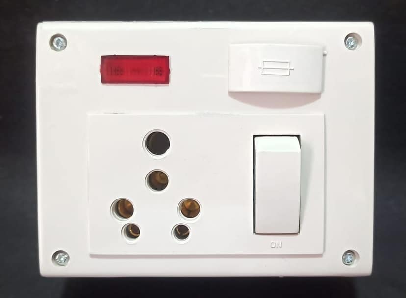 16A 1 Socket & 1 Switch Extension Box with Indicator, 16A Plug & 10 Meter Wire