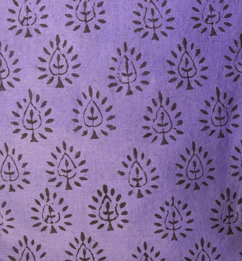 Handcrafted Batik Print Cotton Saree with Blouse Piece view 6