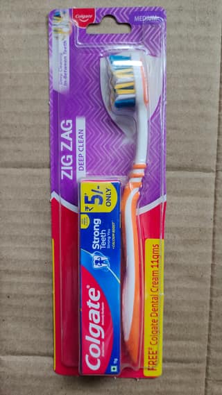 Colgate Toothbrush Zig Zag deep clean midium with free Colgate dental cream 11g