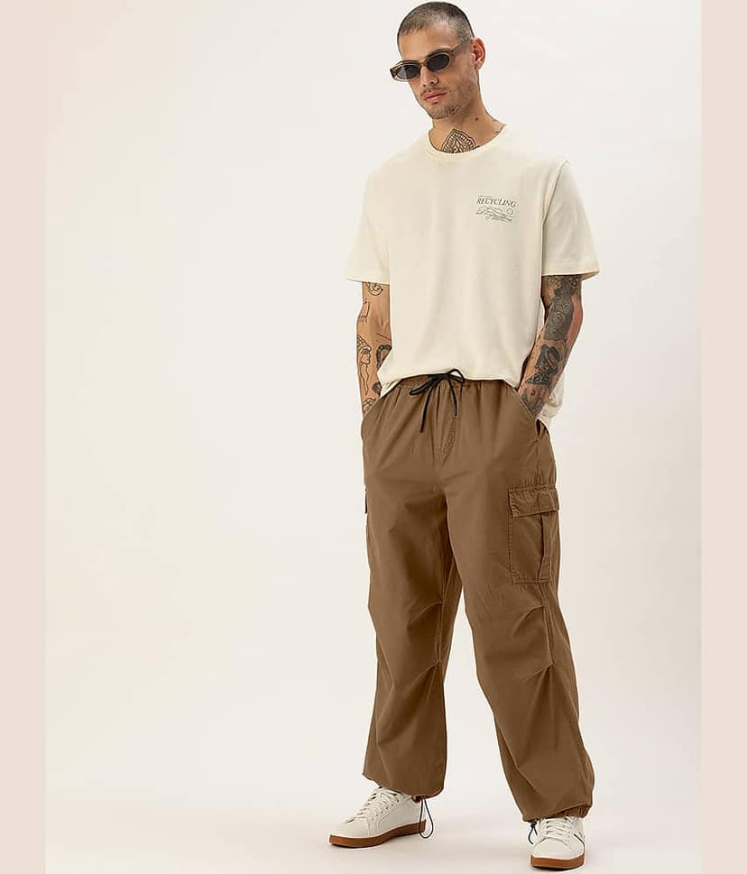 Bene Kleed Unisex Black Parachute Fit Pure Cotton Cargos Trousers view 4