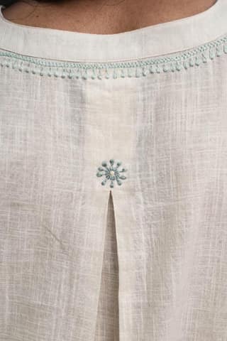 Avani Chikankari Off white Pure Cotton 3Q Sleeve Top