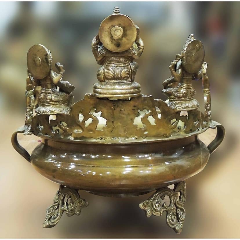 Brass Urli with Laxmi Ji - Decorative Spiritual Bowl, Diameter : 15 Inch (BSMAS1567 A) view 3