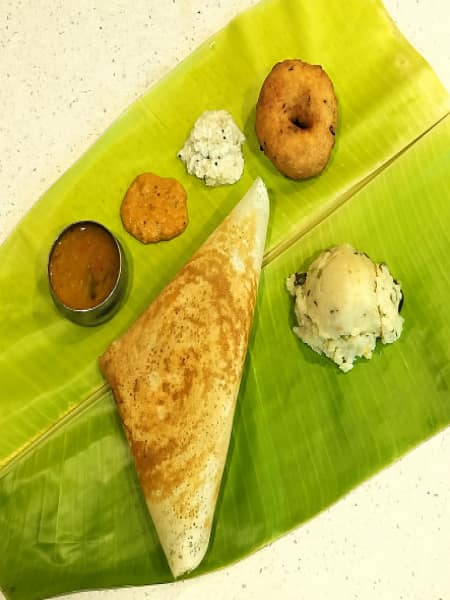 Bf combo 9 ( mini masala dosa + mini ghee pongal + vada 1 )