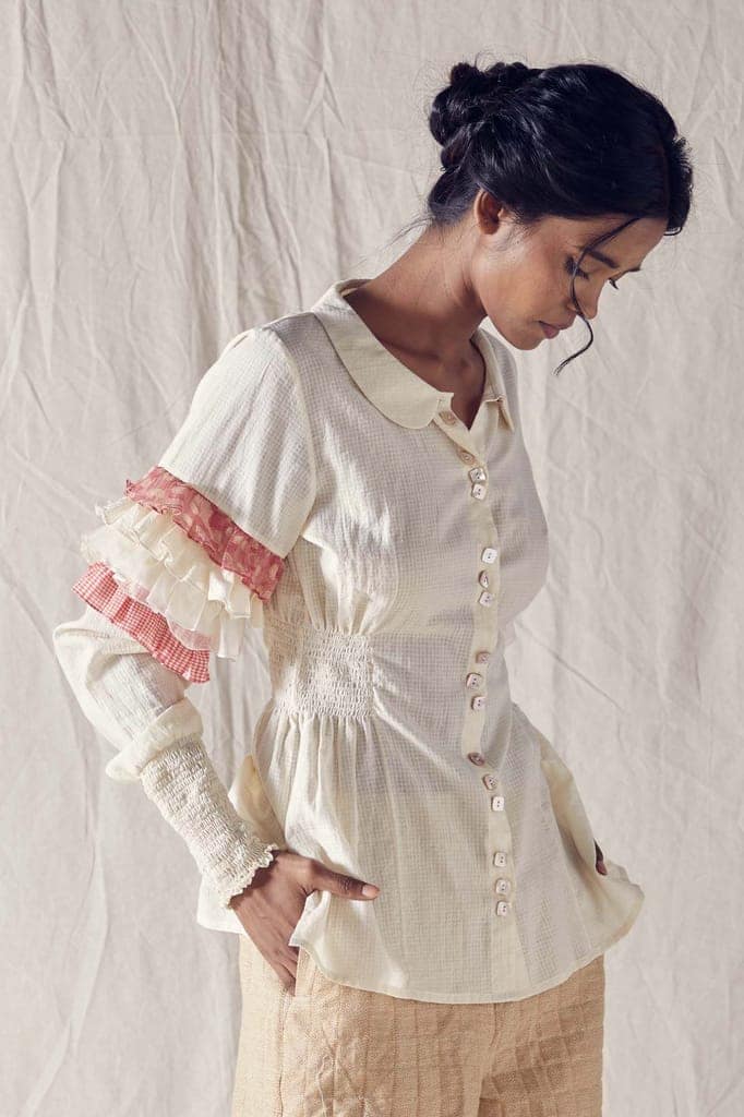 Ruffled Sleeve Shirt In Off White Cotton Khadi Mulmul view 3
