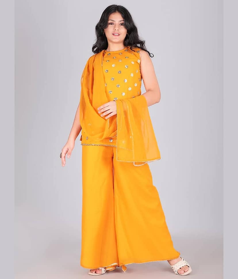 Aarya Designer Girls Georgette Kurti with Sharara ( Pack of 1 , Black )