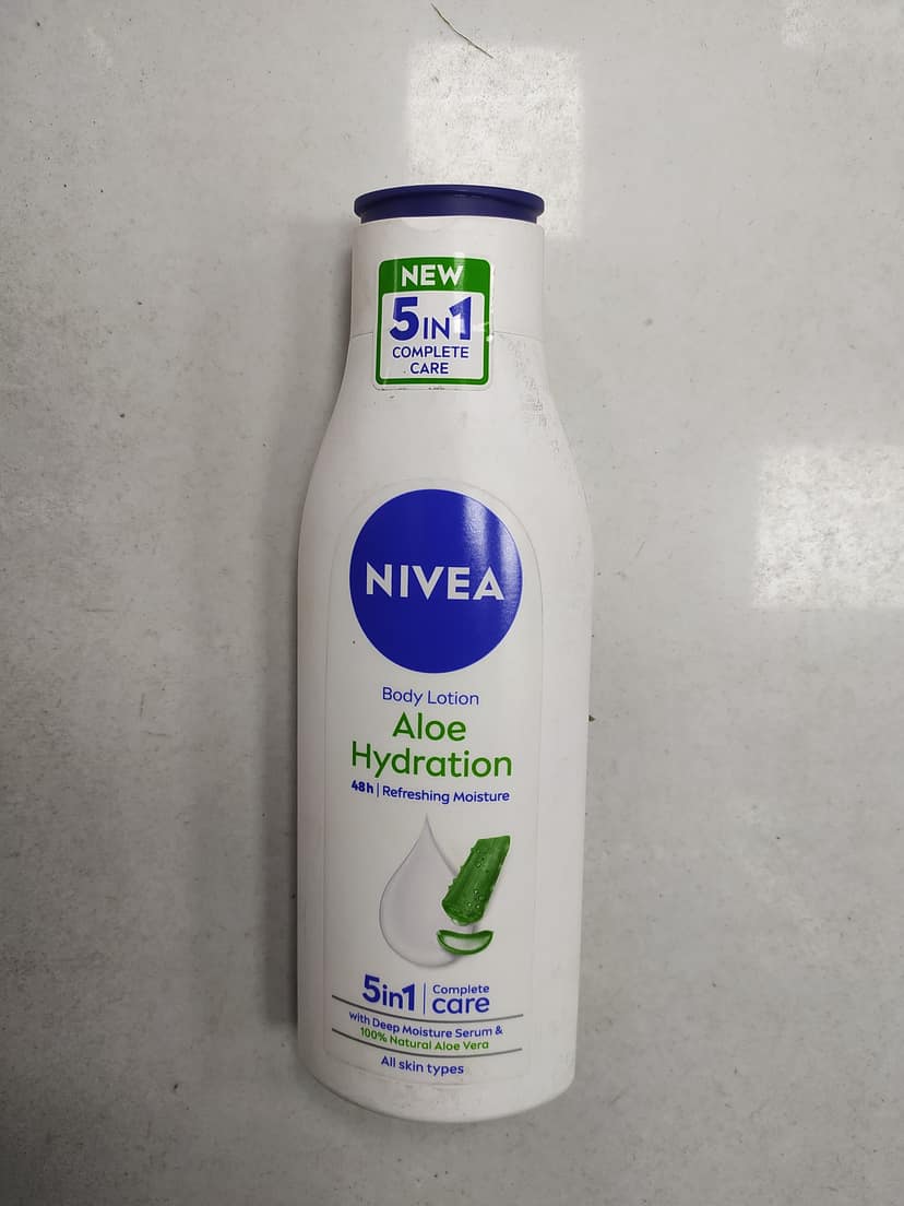 Nivea Body lotion Aloe Hydration 48h | refreshing moisture Complete 5in1 With deep moisture serum & 100% natural aloe vera All skin types