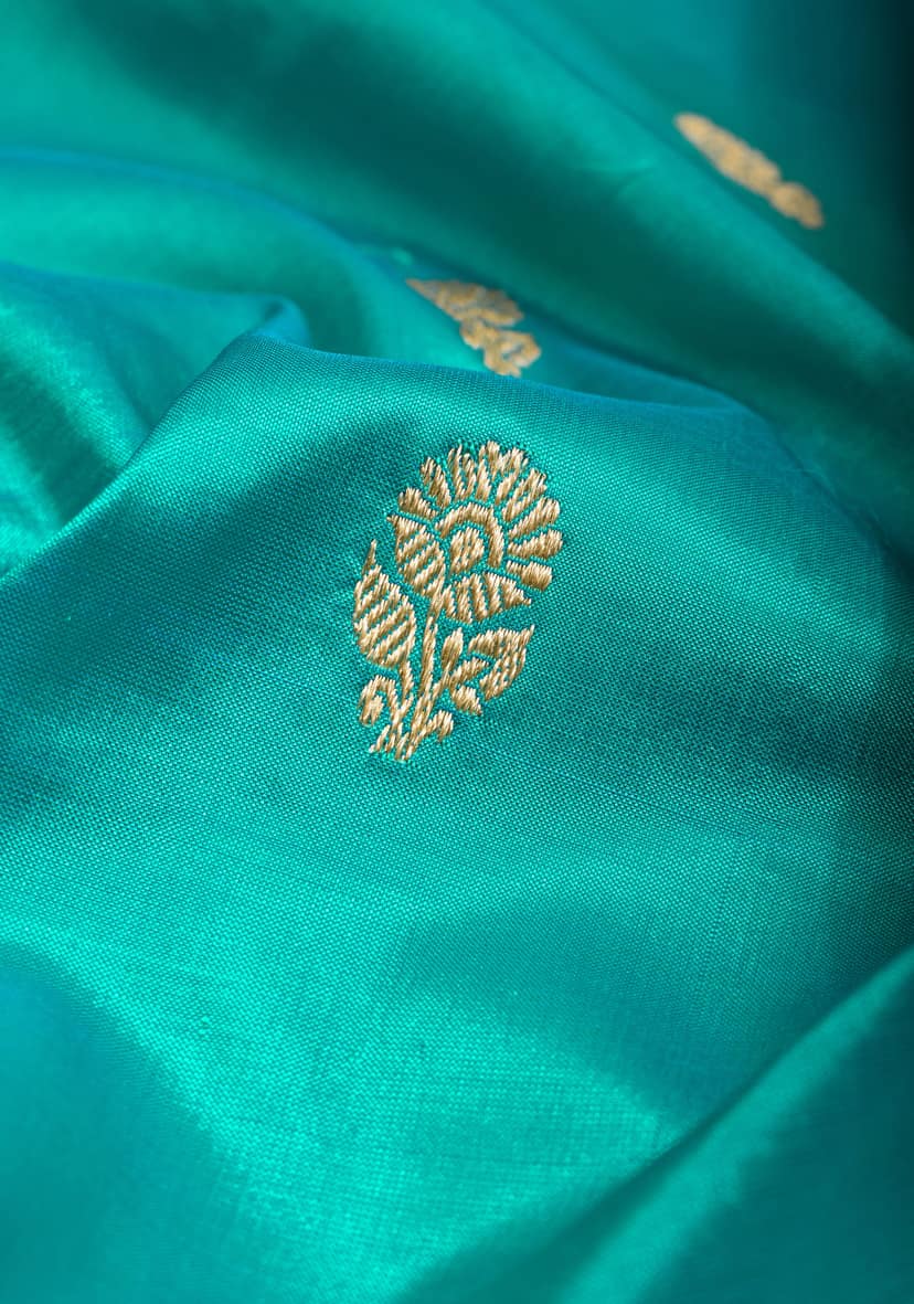 Feroza Banarasi Katan Silk Lightweight Saree With zari Butti and Meenaakari Paisley Pallu | SILK MARK CERTIFIED view 3