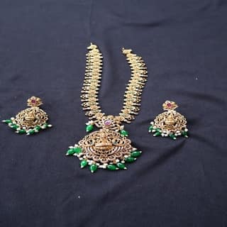 KAVALI Antique Gold Necklace Set with Earrings