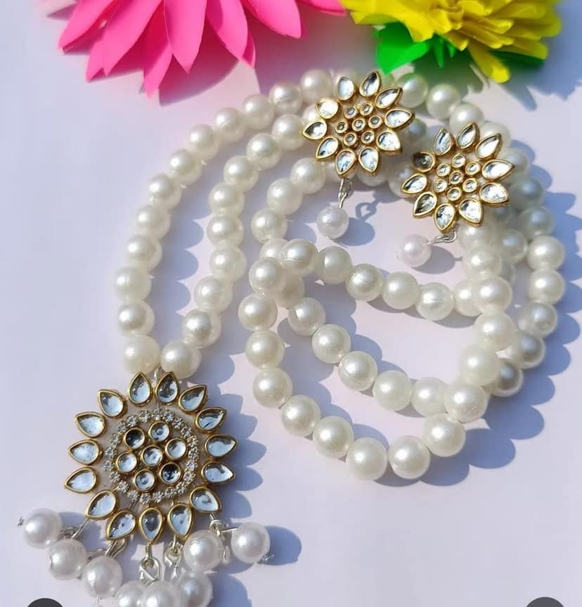 WHITE PEARL JEWELLERY SET view 4