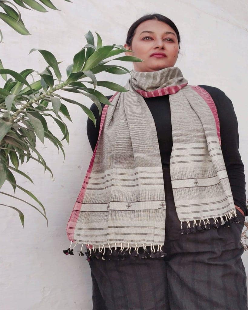 Grey White Handloom Cotton Stole With Tassel view 2
