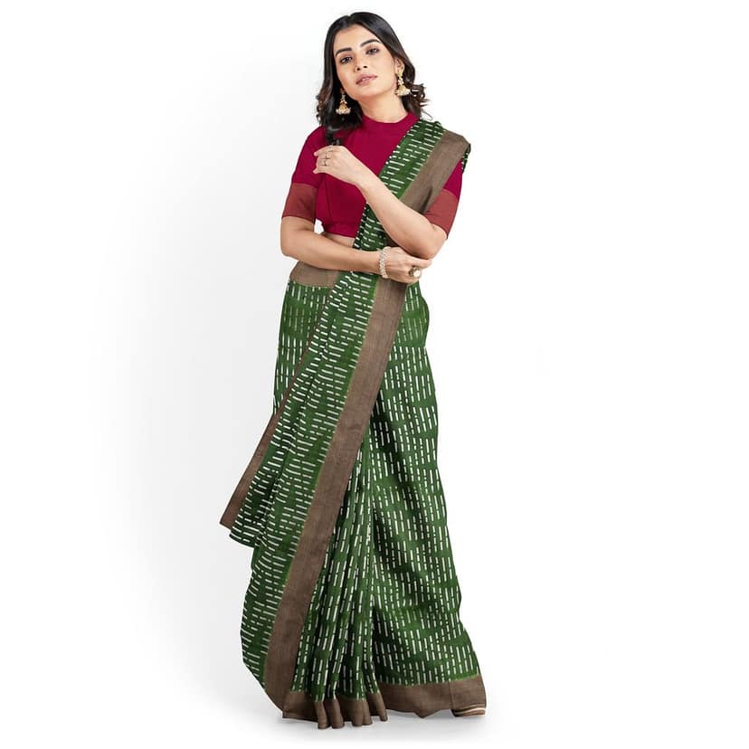 Dark Green Color Kanjivaram Pure Silk Saree has Contrast Pallu & Blouse view 2
