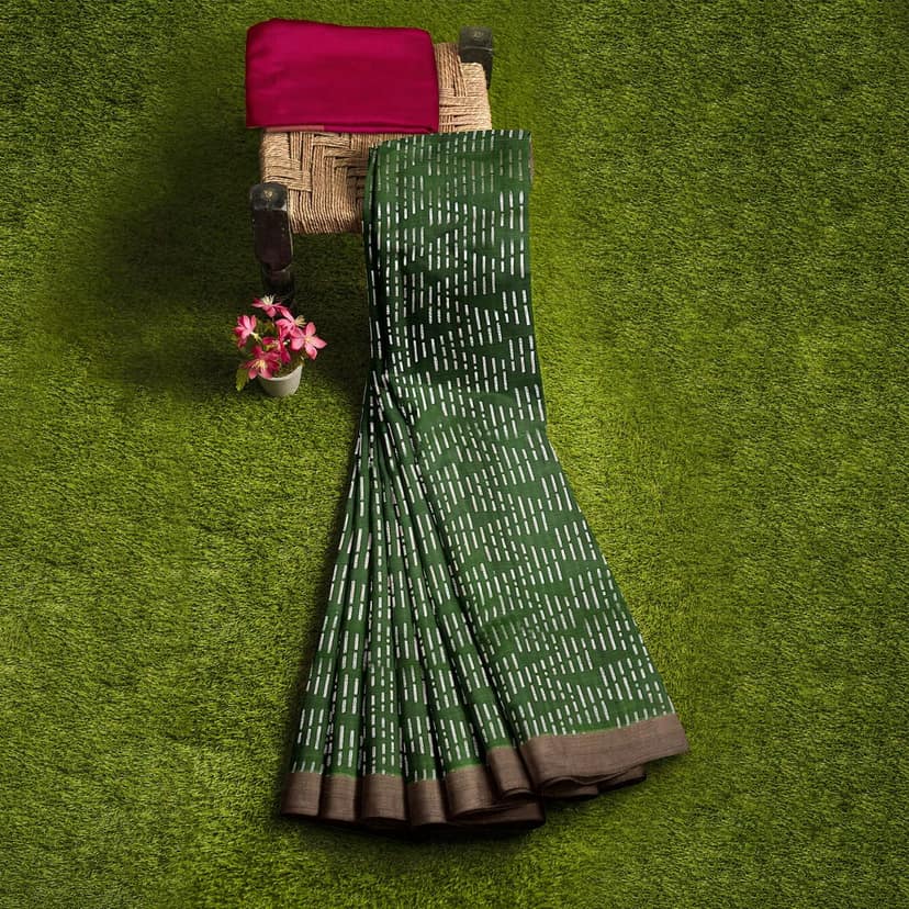 Dark Green Color Kanjivaram Pure Silk Saree has Contrast Pallu & Blouse view 5