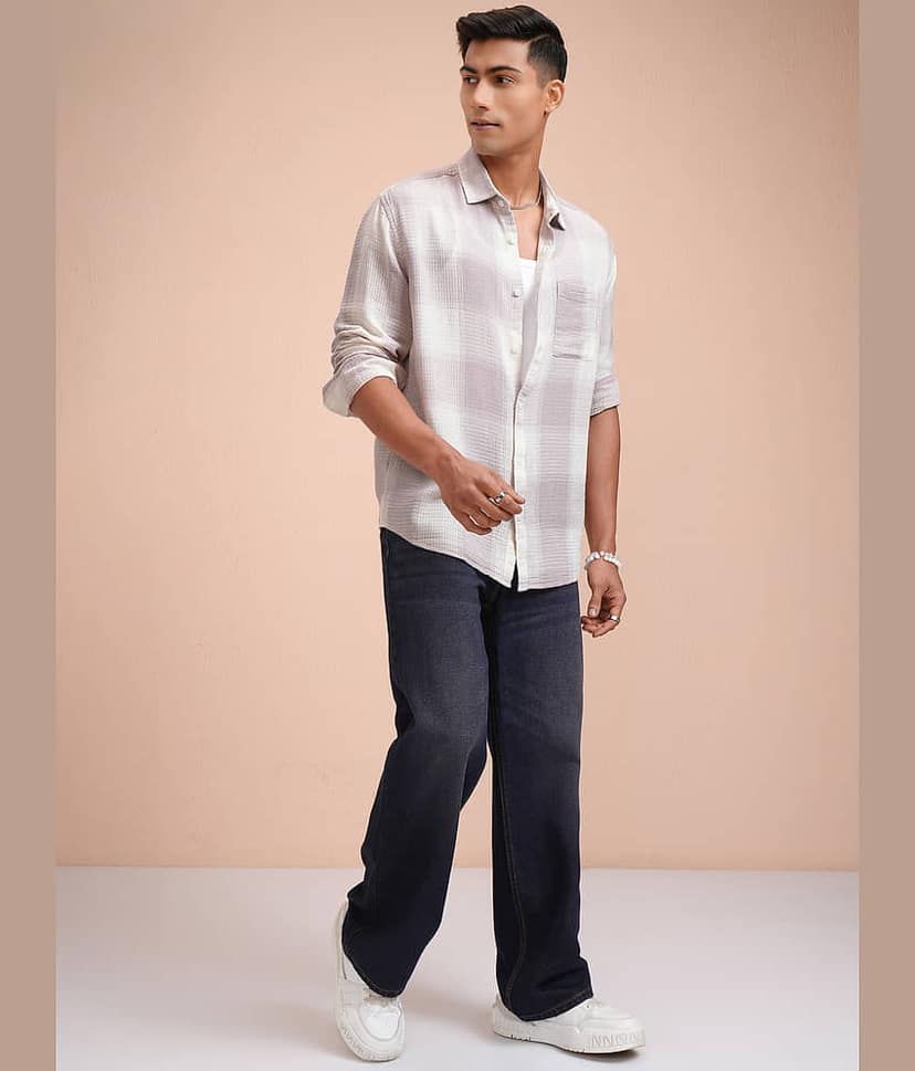 Locomotive 100% Cotton Relaxed Fit Checks Full Sleeves Men's Casual Shirt - Mauve ( Pack of 1 ) view 2