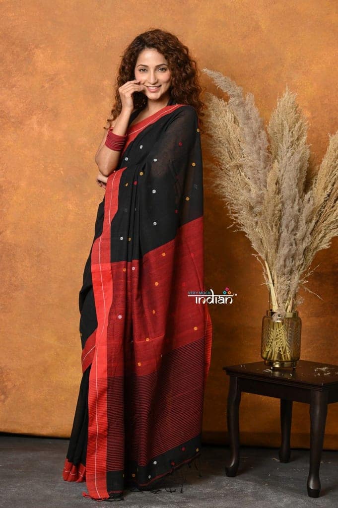 Pure Cotton Handloom Saree with Buttis & Sleek Border view 3