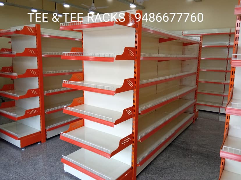 Center Rack with End Display Racks