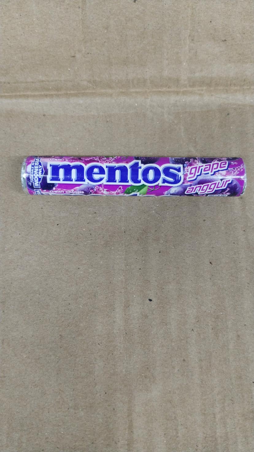 Mentos grape flavour