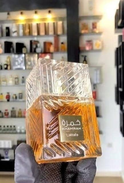 Lattafa Khamrah Eau De Parfum for Unisex – 100ml / 3.4 fl oz – Rich and Exotic Fragrance view 3