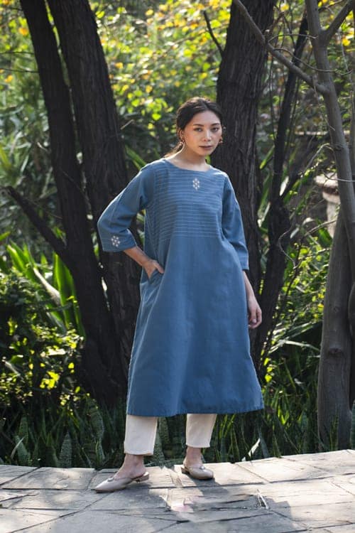 Akriti Blue Handwoven Extra-Weft round neck kurta view 9