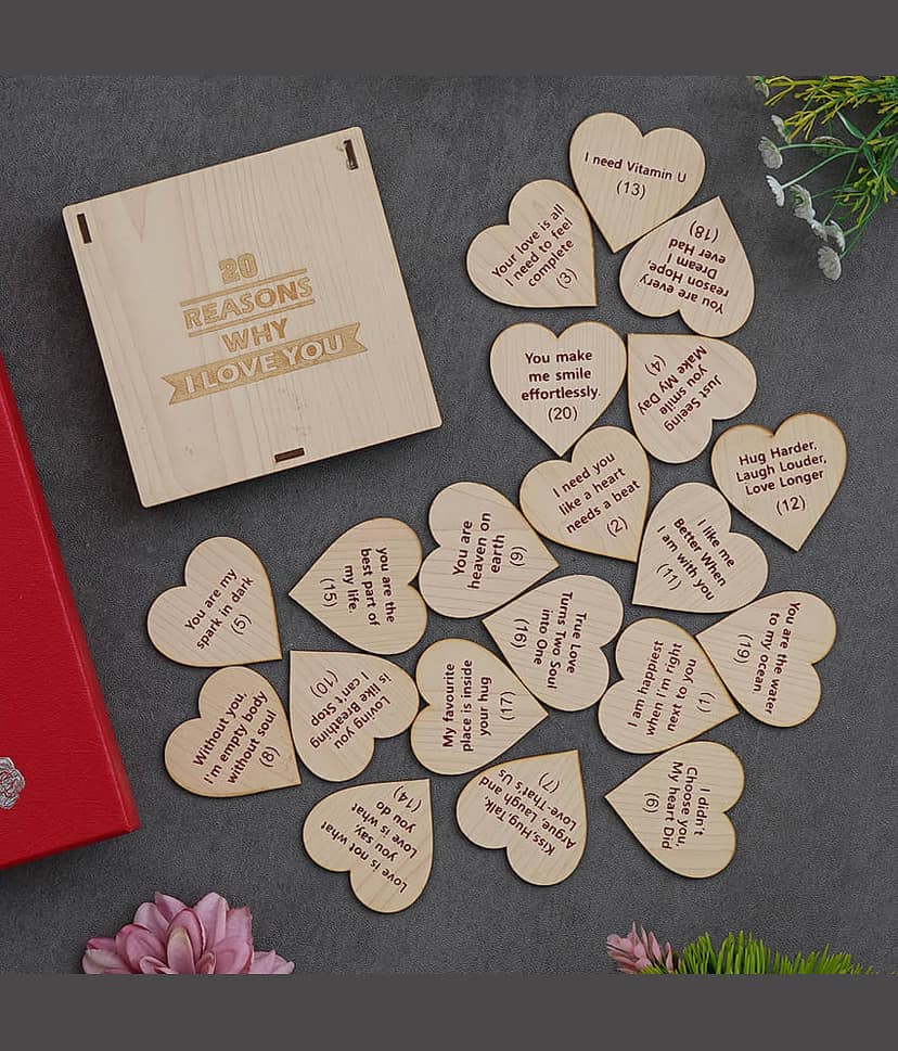 eCraftIndia Brown Valentine Wooden Gift Set