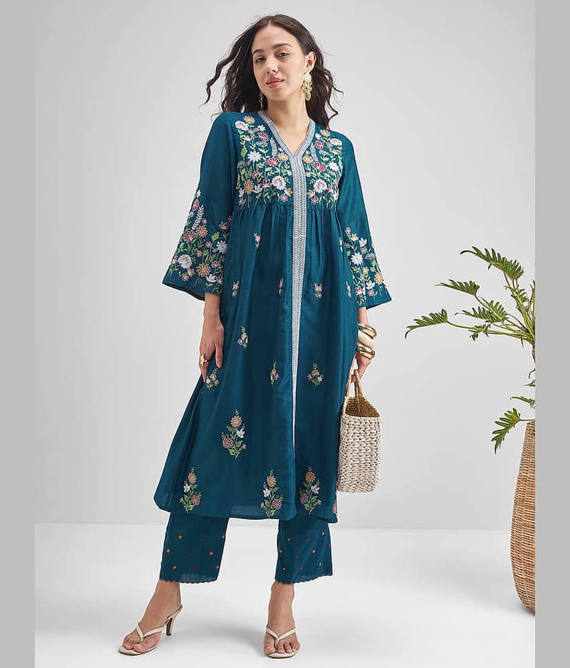 Vishudh Women Polyester Embroidered Straight Kurti With Pants ( Blue )