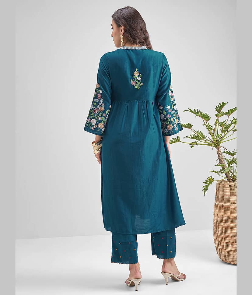Vishudh Women Polyester Embroidered Straight Kurti With Pants ( Blue ) view 3