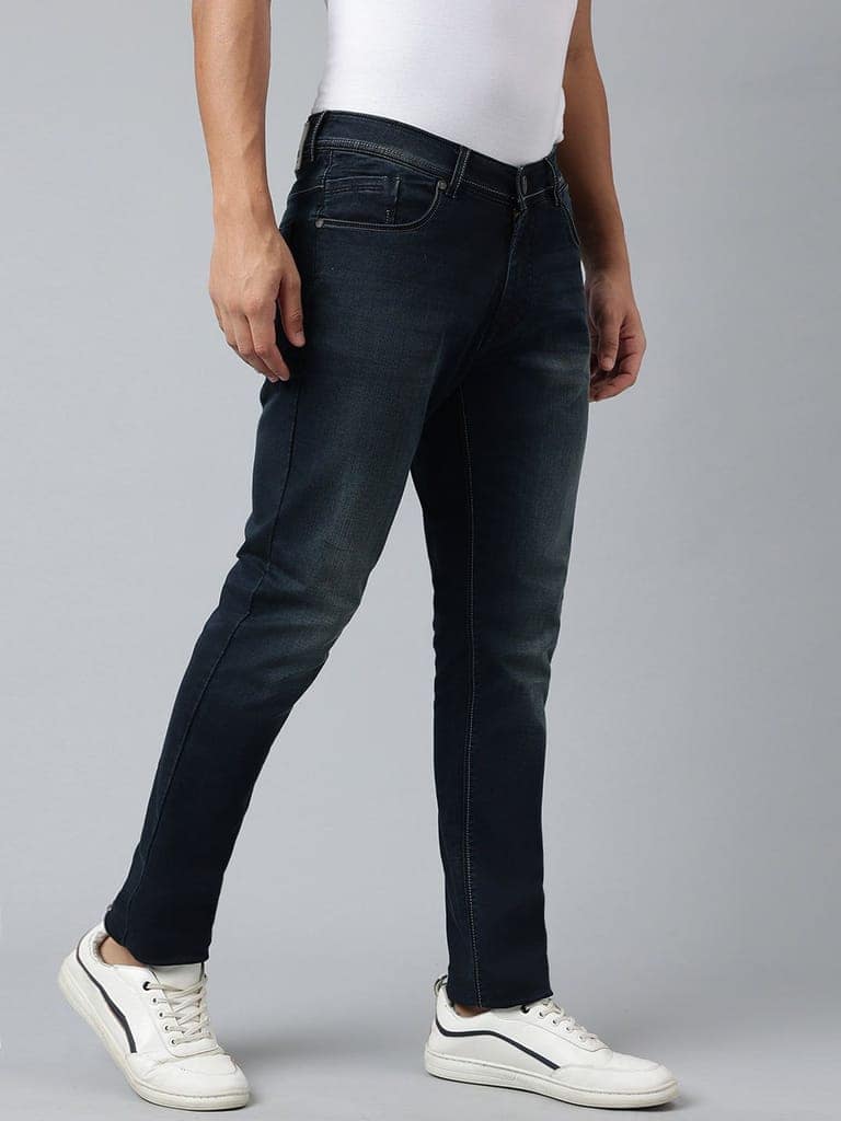 Men Indigo Tint Slim Fit Washed Mid Rise Stretchable Jeans view 5