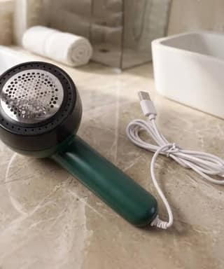 Electric Fabric Lint Remover & Clothes Shaver | USB Rechargeable Sweater, Wool & Garment Fuzz Remover with Cleaning Brush