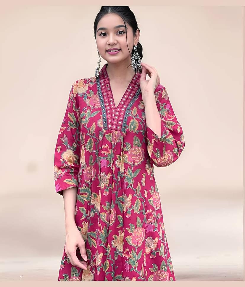 Aarya Designer Girls Cotton Blend Kurti with Pants ( Pack of 1 , Green ) view 2