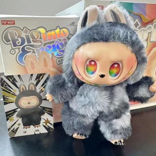 Labubu Plush Character Doll, Collectible Action Figure, Rainbow Eyes Design Random Color Design