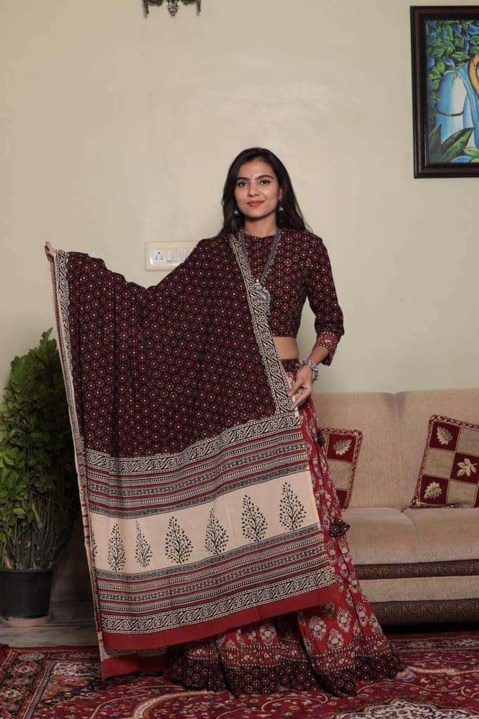 Cotton Lehanga Handblock Printed Flame Red Color and Top With Mulmul Dupatta (Size 34-46)-4533 view 2