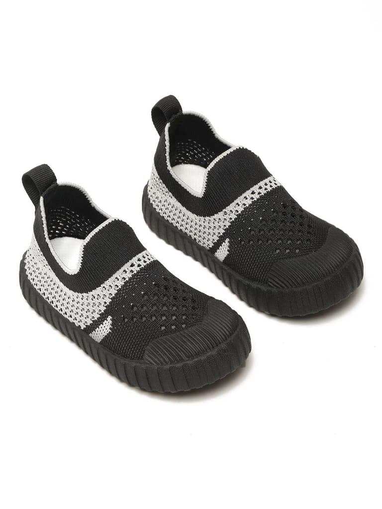 Peppy Toddlers' First Step Shoes - Black (Unisex) view 3