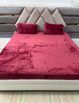 Soft and Warm Velvet Double Bedsheet with 2 Pillow Covers - Maroon