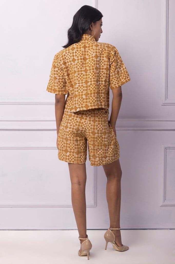 Muddy Yellow Batik boxy crop Shirt view 2
