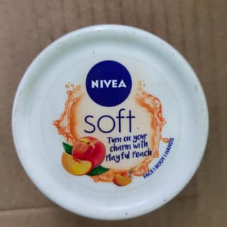 Nivea soft light moisturiser playful peach