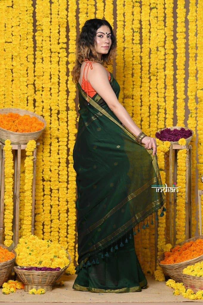 Rajsi~Designed by VMI! High Quality Comfortable Cotton Handloom Woven Saree With Sleek Border in Green view 4