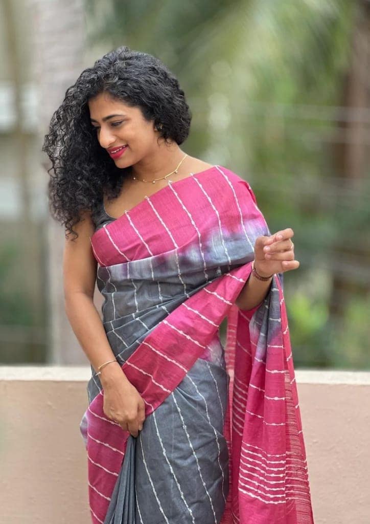 Kota Viscose Silk Saree for Women with Flag Stripe Body and Matching Blouse view 3