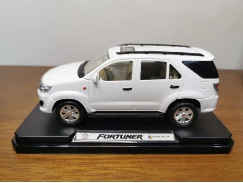USCATALOG Pull Back Toyota Fortuner Car Toy